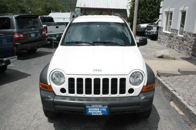 Jeep Liberty 2006 photo 4