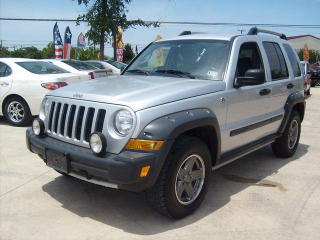 Jeep Liberty 2006 photo 4