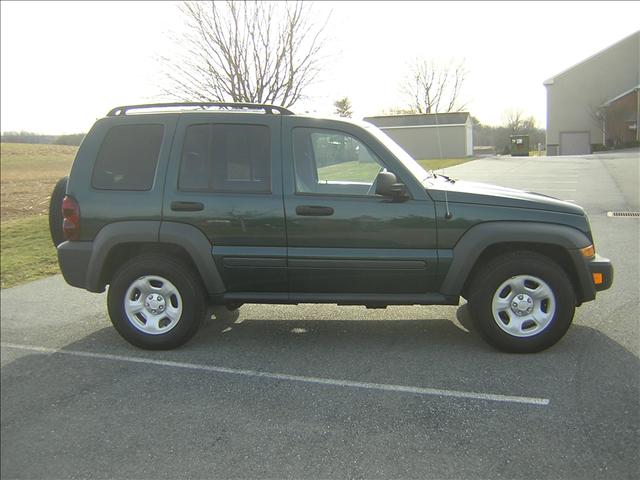 Jeep Liberty 2006 photo 4