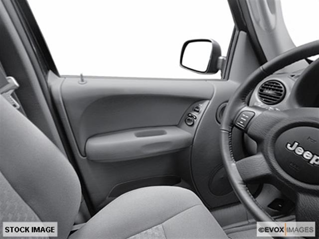 Jeep Liberty 2006 photo 3