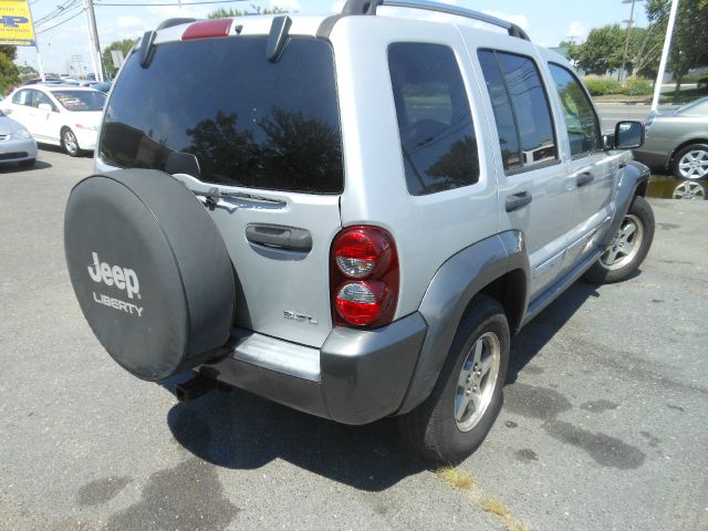 Jeep Liberty 2006 photo 3