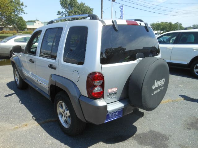 Jeep Liberty 2006 photo 4