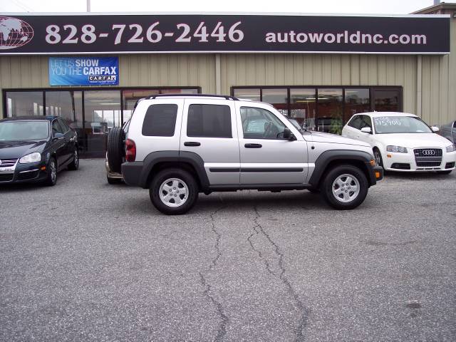 Jeep Liberty 2006 photo 5