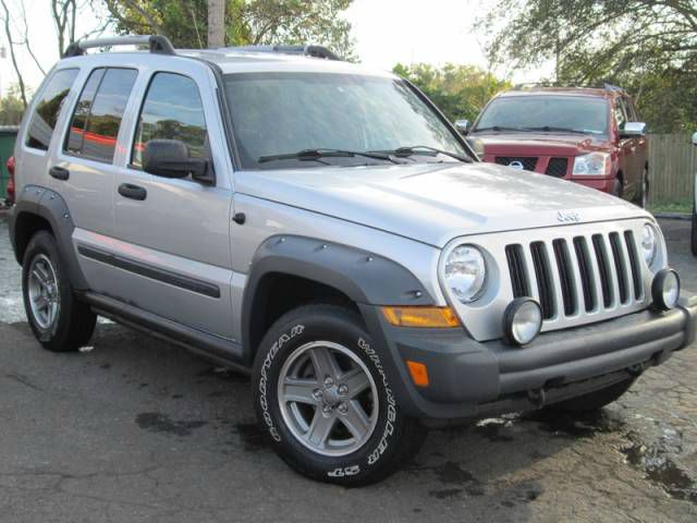 Jeep Liberty 2006 photo 2