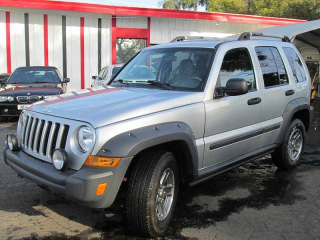 Jeep Liberty 2006 photo 3