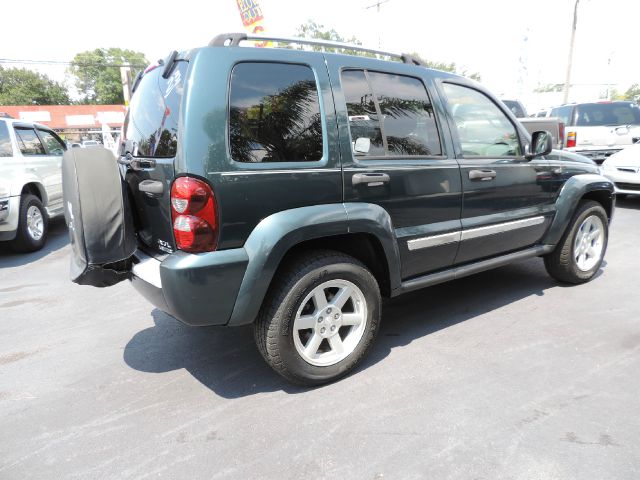 Jeep Liberty 2006 photo 4