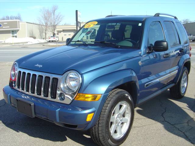 Jeep Liberty 2006 photo 2