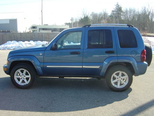 Jeep Liberty 2006 photo 3