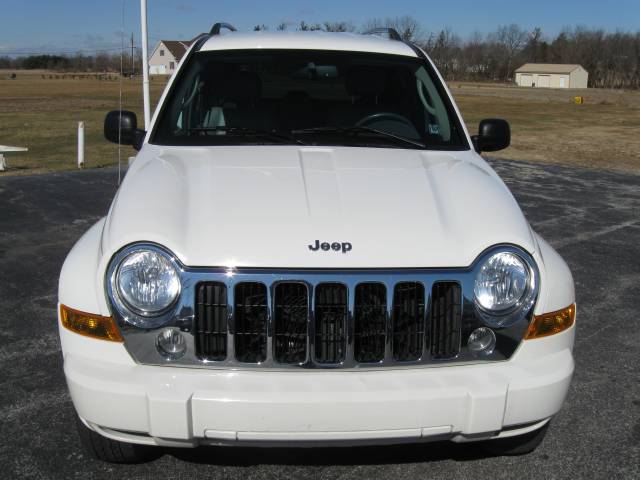 Jeep Liberty 2006 photo 2