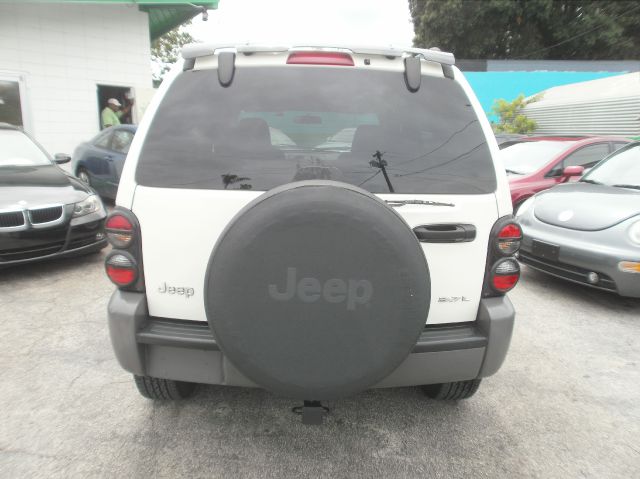 Jeep Liberty 2006 photo 19