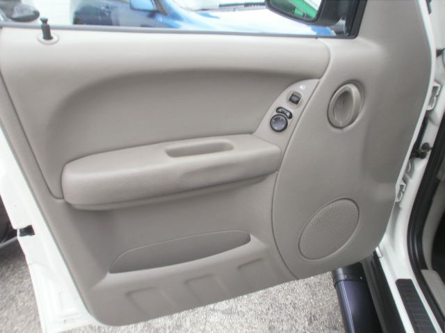 Jeep Liberty 2006 photo 2