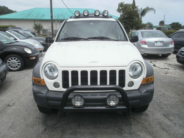 Jeep Liberty 2006 photo 22