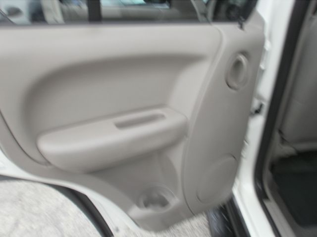 Jeep Liberty 2006 photo 29