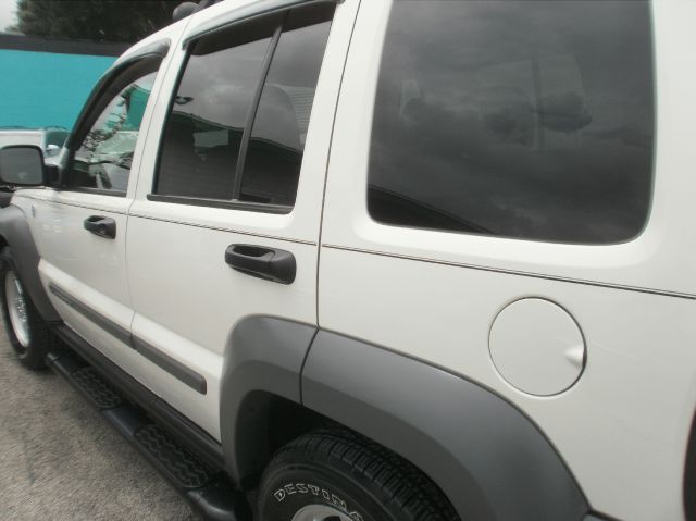 Jeep Liberty 2006 photo 7