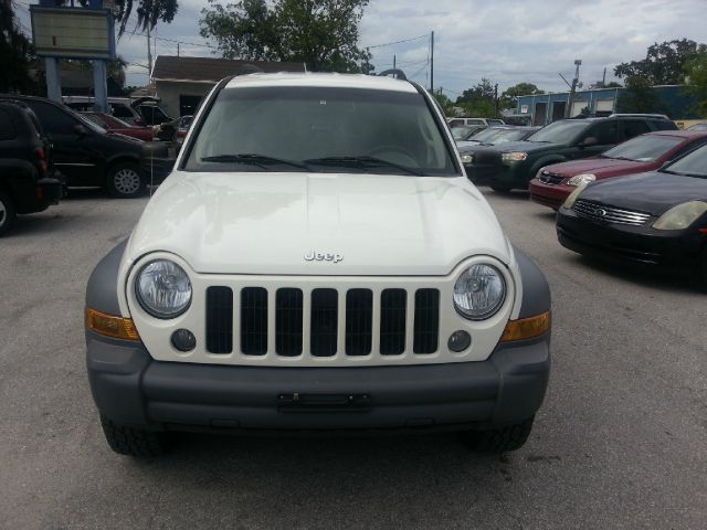 Jeep Liberty 2006 photo 2