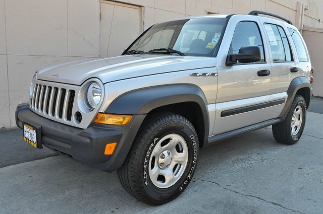 Jeep Liberty 2006 photo 2