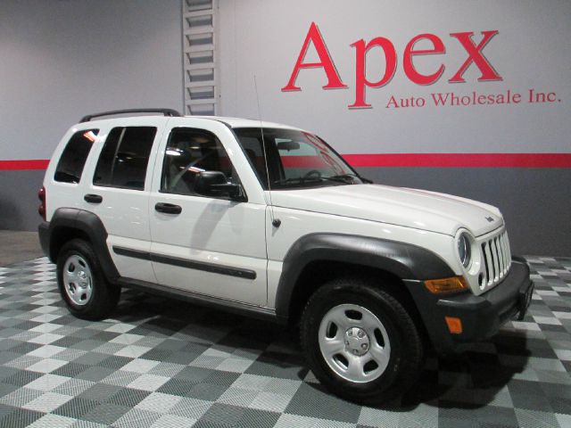 Jeep Liberty 2006 photo 2