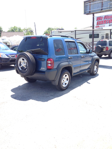 Jeep Liberty 2006 photo 13