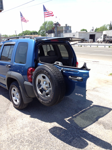 Jeep Liberty 2006 photo 15