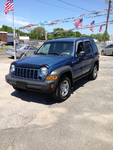 Jeep Liberty 2006 photo 17