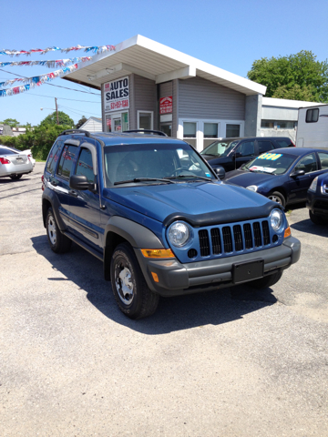 Jeep Liberty 2006 photo 18