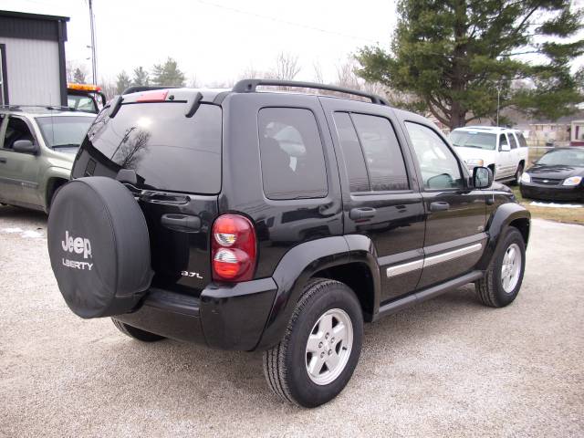 Jeep Liberty 2006 photo 3