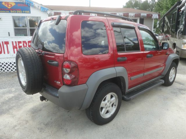 Jeep Liberty 2006 photo 18