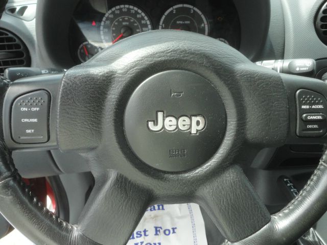 Jeep Liberty 2006 photo 2