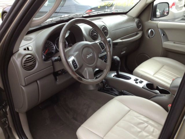 Jeep Liberty 2006 photo 2