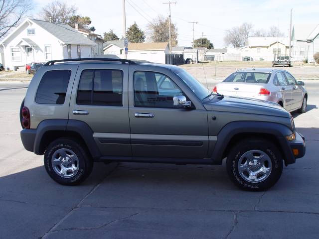 Jeep Liberty 2006 photo 2