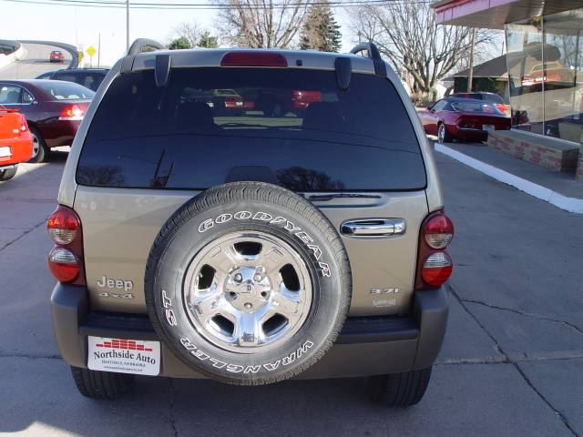 Jeep Liberty 2006 photo 3