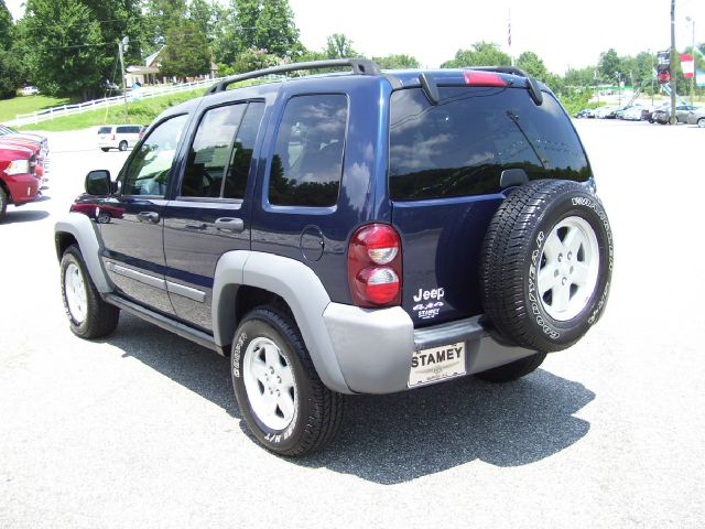 Jeep Liberty 2006 photo 1