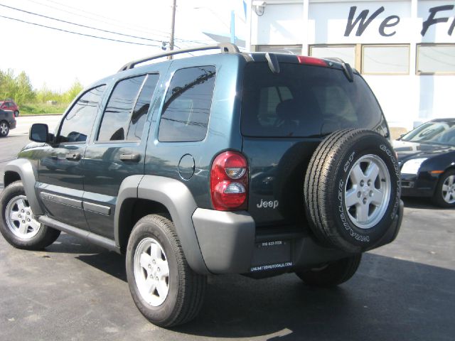 Jeep Liberty 2006 photo 25