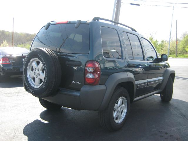 Jeep Liberty 2006 photo 26