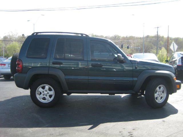 Jeep Liberty 2006 photo 4