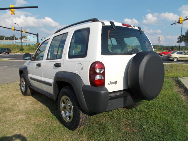 Jeep Liberty 2006 photo 3