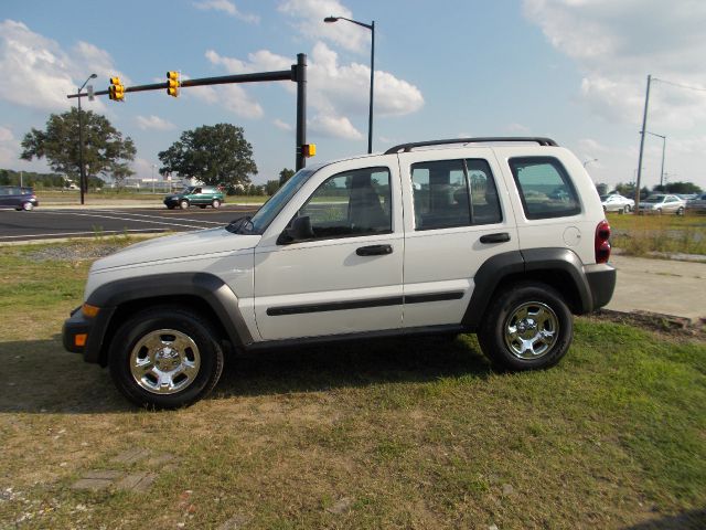 Jeep Liberty 2006 photo 4