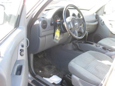 Jeep Liberty 2006 photo 2