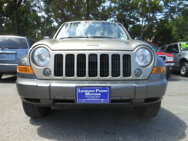 Jeep Liberty 2006 photo 4