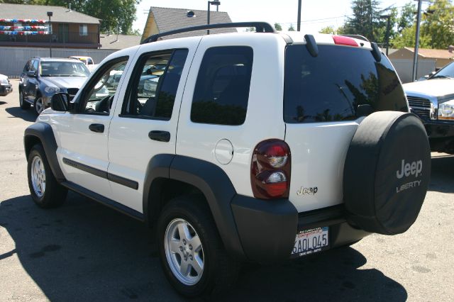 Jeep Liberty 2006 photo 3