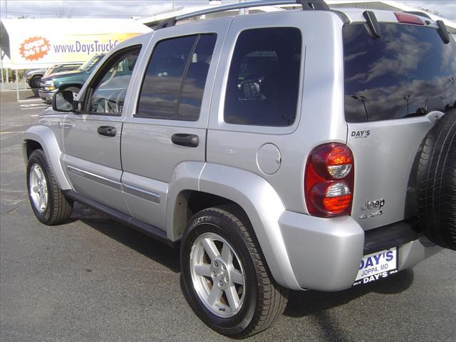 Jeep Liberty 2006 photo 2