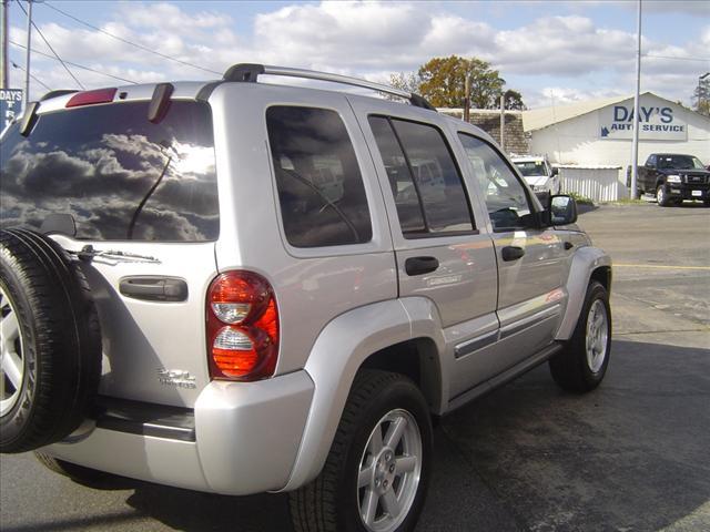 Jeep Liberty 2006 photo 4