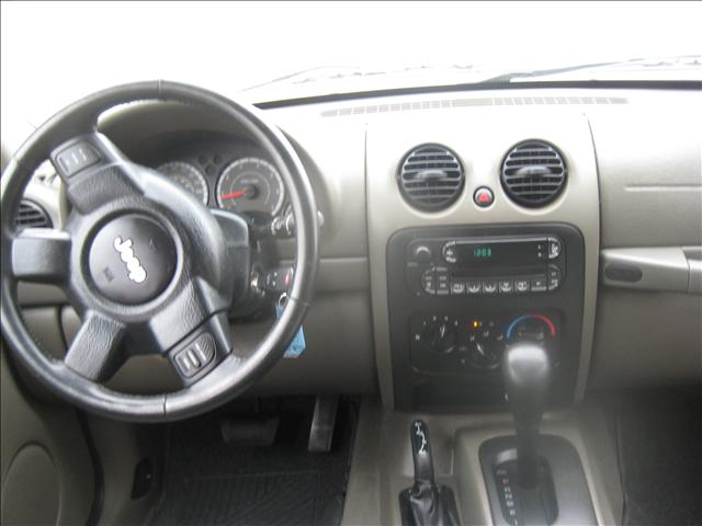 Jeep Liberty 2006 photo 4