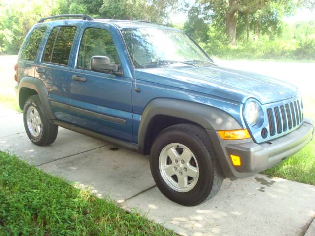 Jeep Liberty 2006 photo 2