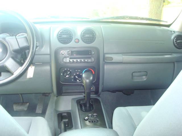 Jeep Liberty 2006 photo 4