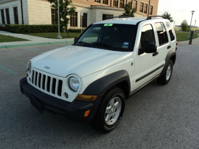 Jeep Liberty 2006 photo 19