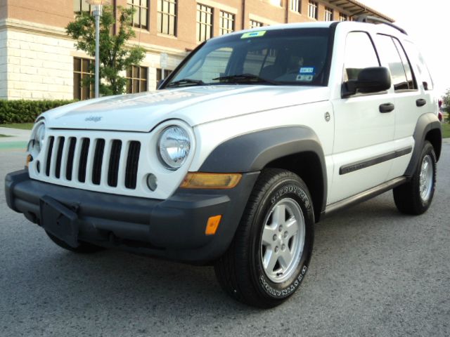 Jeep Liberty 2006 photo 20