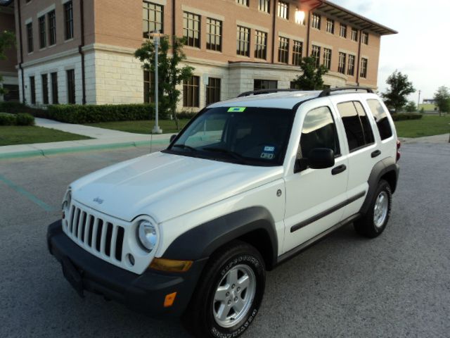 Jeep Liberty 2006 photo 9