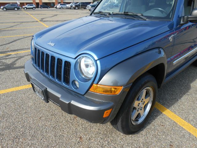 Jeep Liberty 2006 photo 1