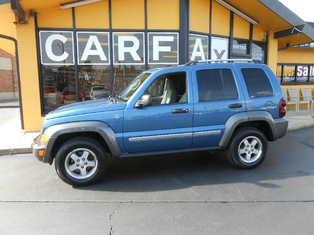 Jeep Liberty 2006 photo 2